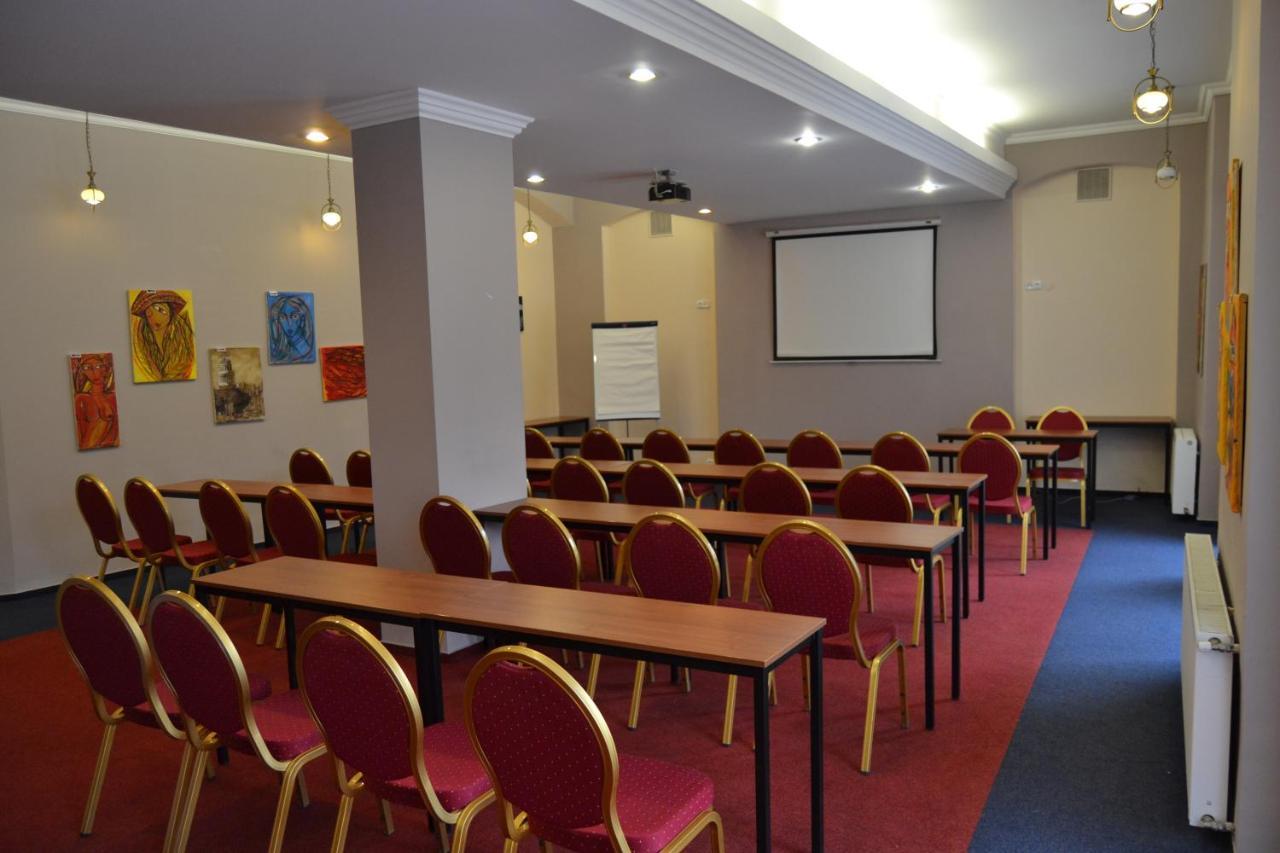Hotel Cerny Orel Zatec Esterno foto