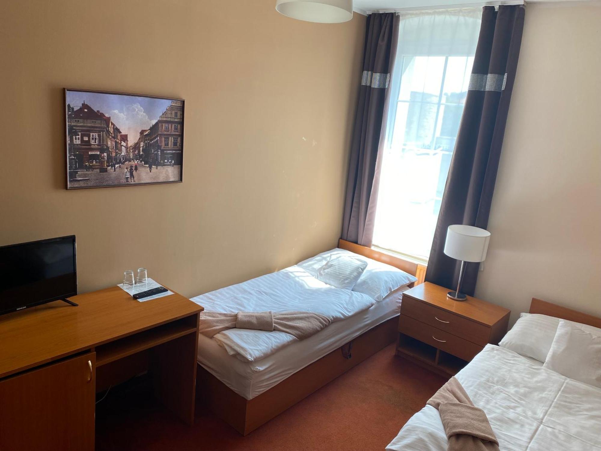 Hotel Cerny Orel Zatec Esterno foto